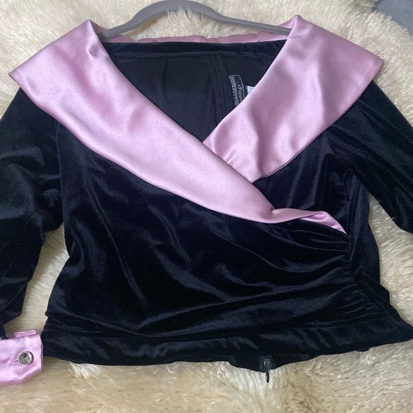 Elegant velvet and satin off shoulder top - Picture 3 of 10